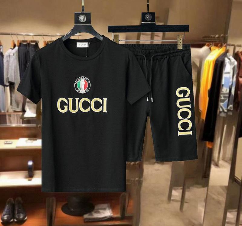 Gucci Men's Suits 550